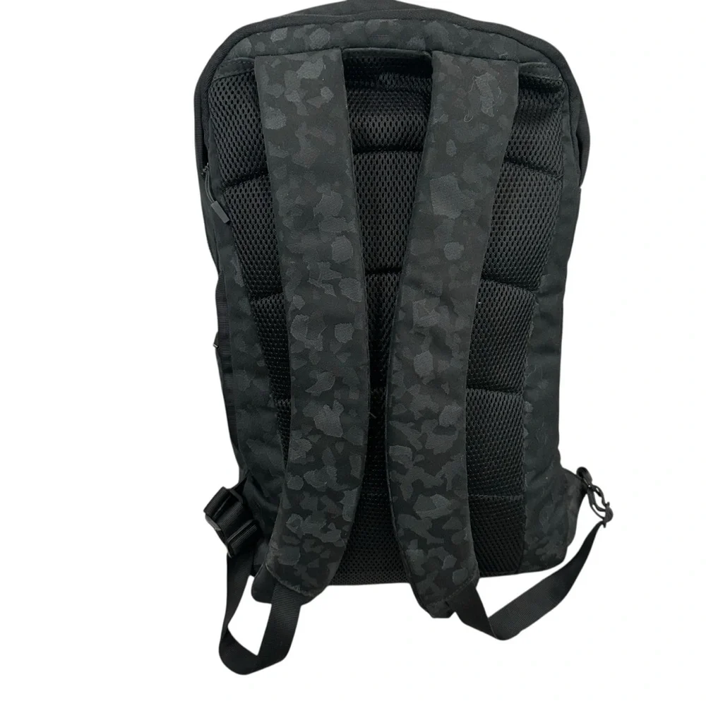 Lululemon Out Of Range Backpack *20L in Fragment Camo Jacquard‎ Black Deep Coal